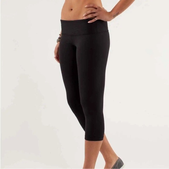 Lululemon Athletica wunderunder low-rise Capri leggings. - Picture 1 of 5